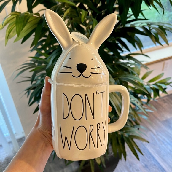 ✨RAE DUNN✨ DONT WORRY BE HOPPY MUG - Picture 1 of 2